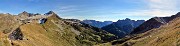 66 Vista sul Passo di Tartano in primo piano e...